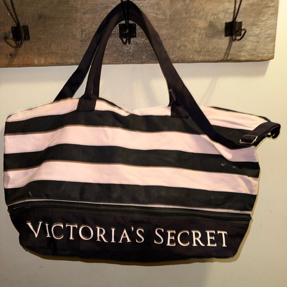 Victoria's Secret Handbags - Victoria’s Secret Extra Large Weekender Bag